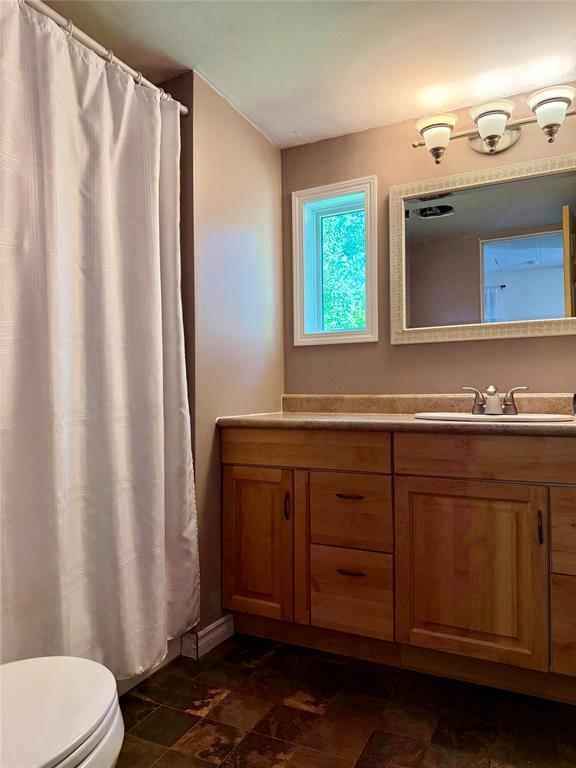 233 Meadows Crescent Property Photo 10