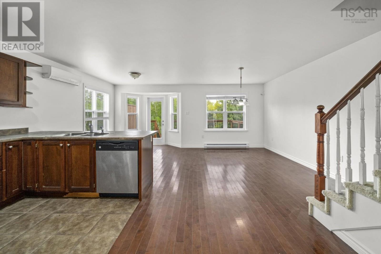 138 Transom Drive Property Photo 9