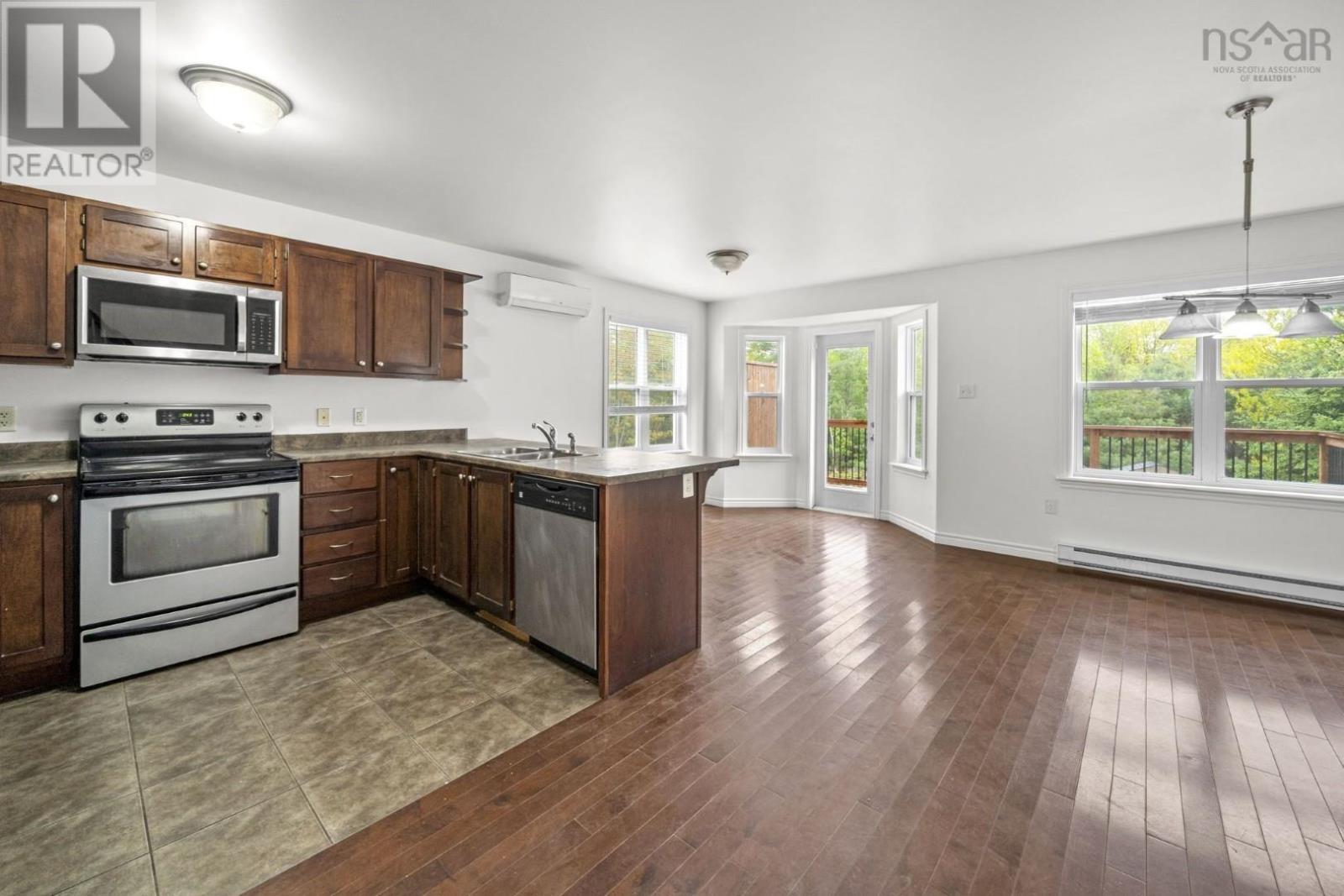 138 Transom Drive Property Photo 10