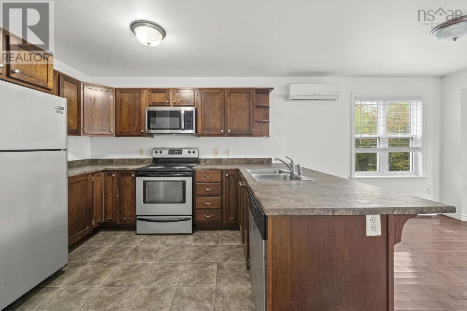 138 Transom Drive Property Photo 11