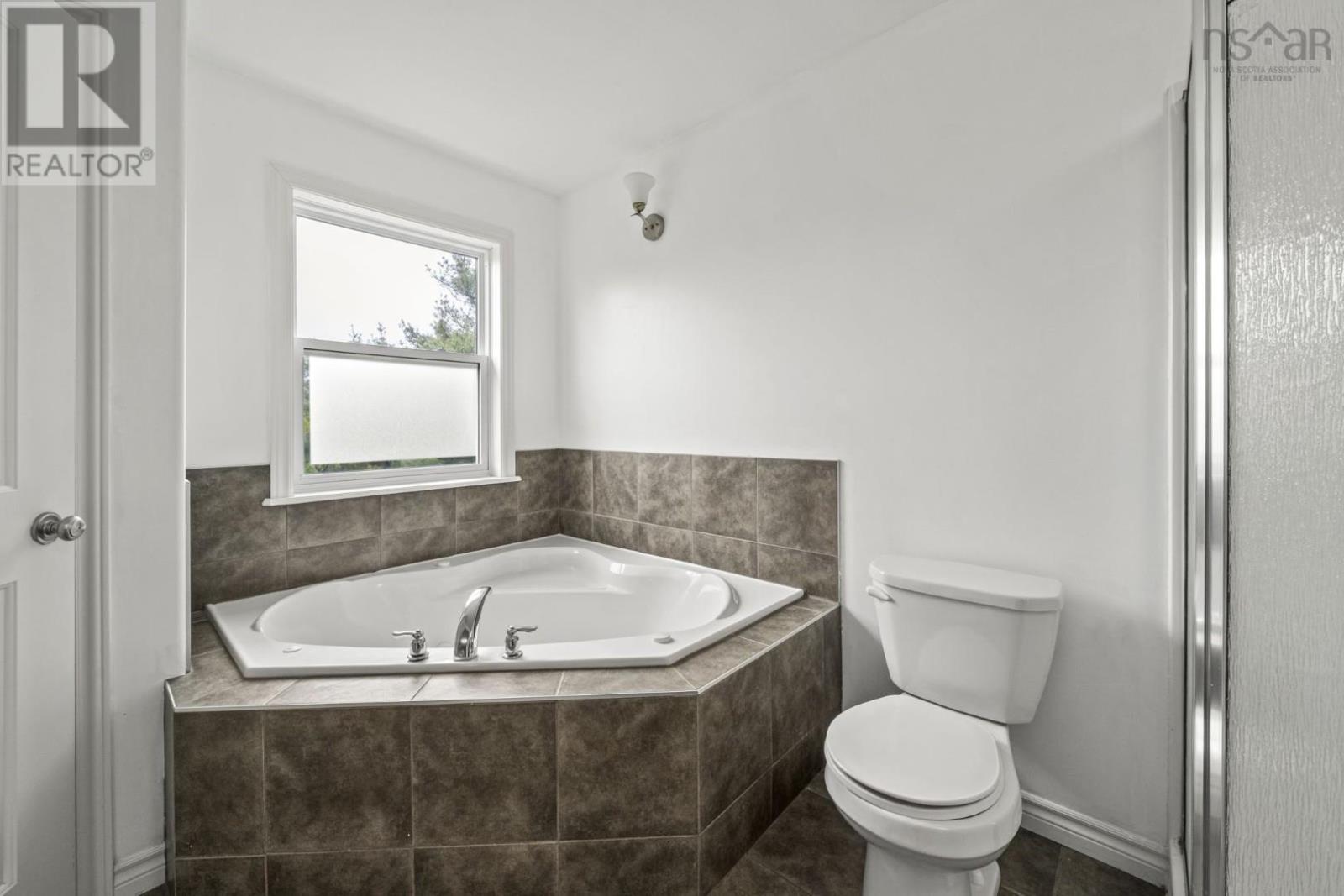 138 Transom Drive Property Photo 27