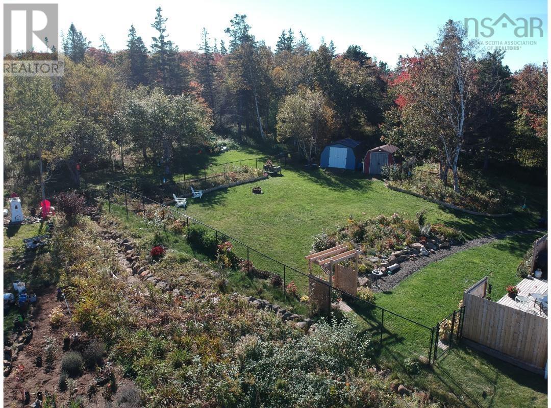 12044 Shore Road E Property Photo 2