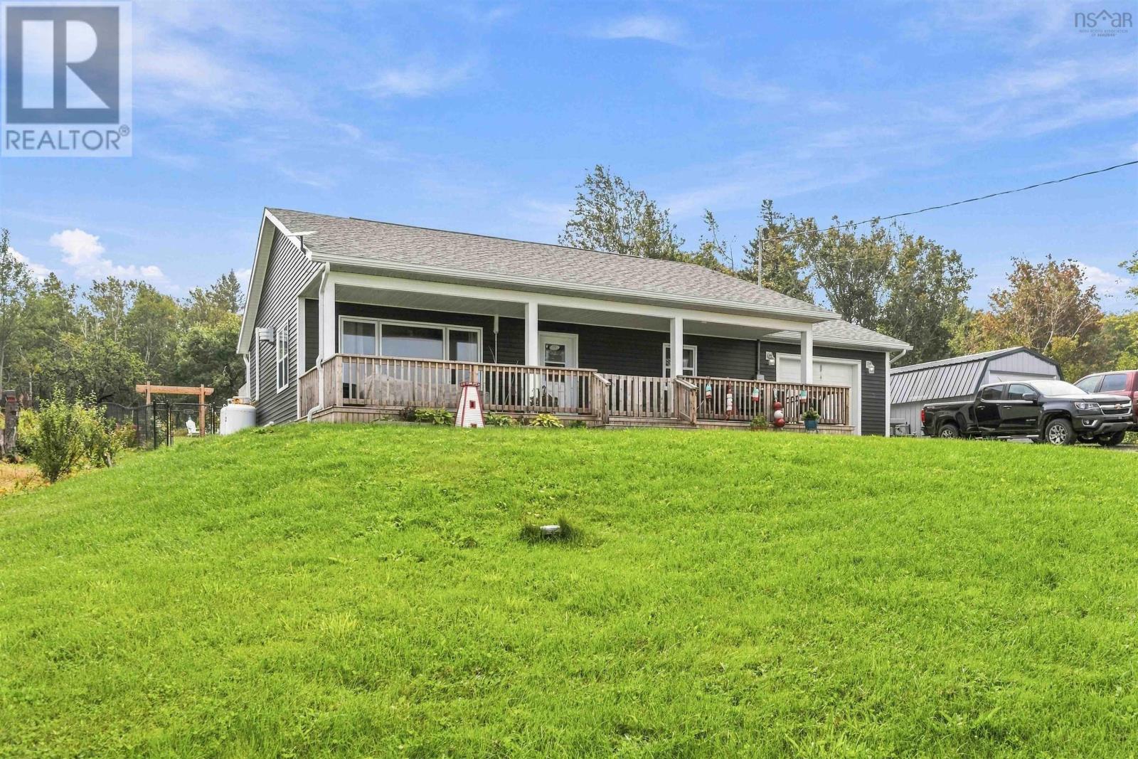 12044 Shore Road E Property Photo 9