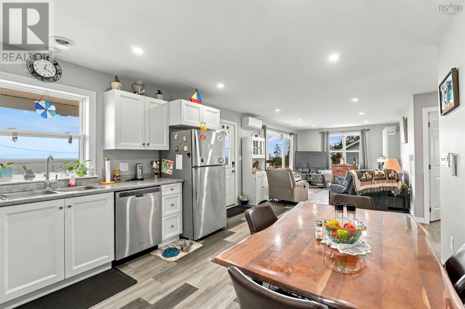 12044 Shore Road E Property Photo 18