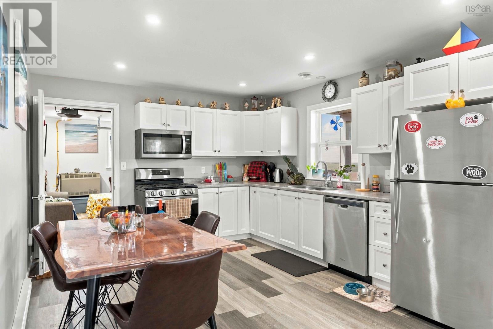 12044 Shore Road E Property Photo 19