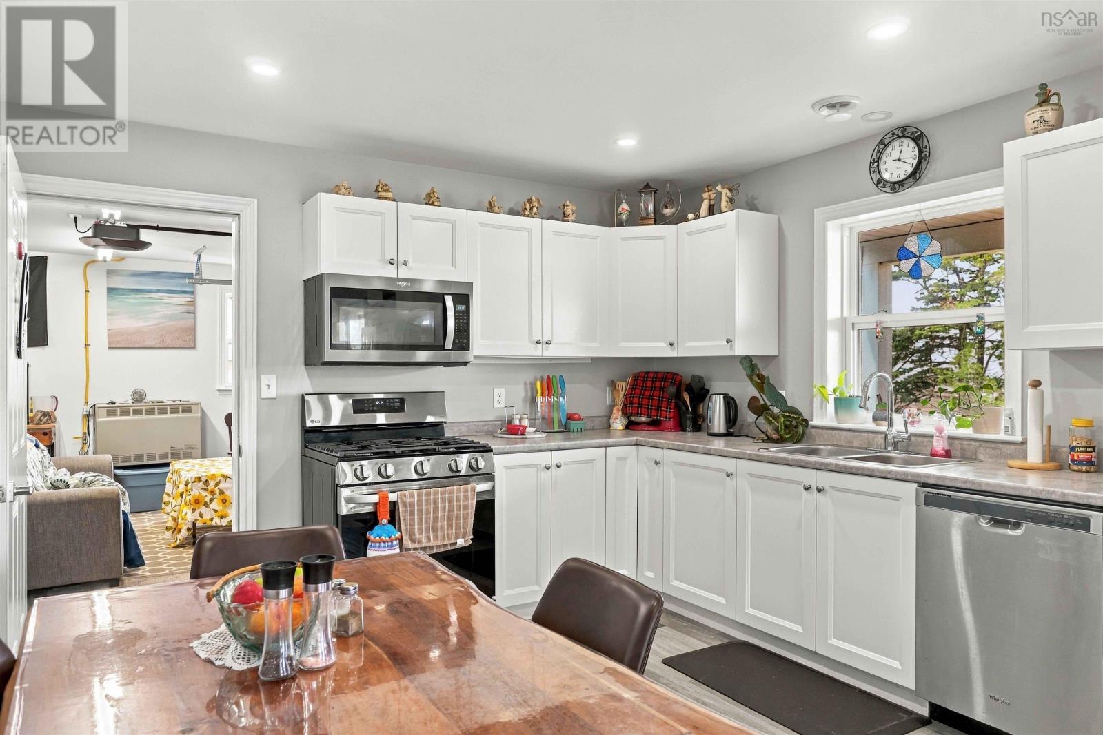 12044 Shore Road E Property Photo 20