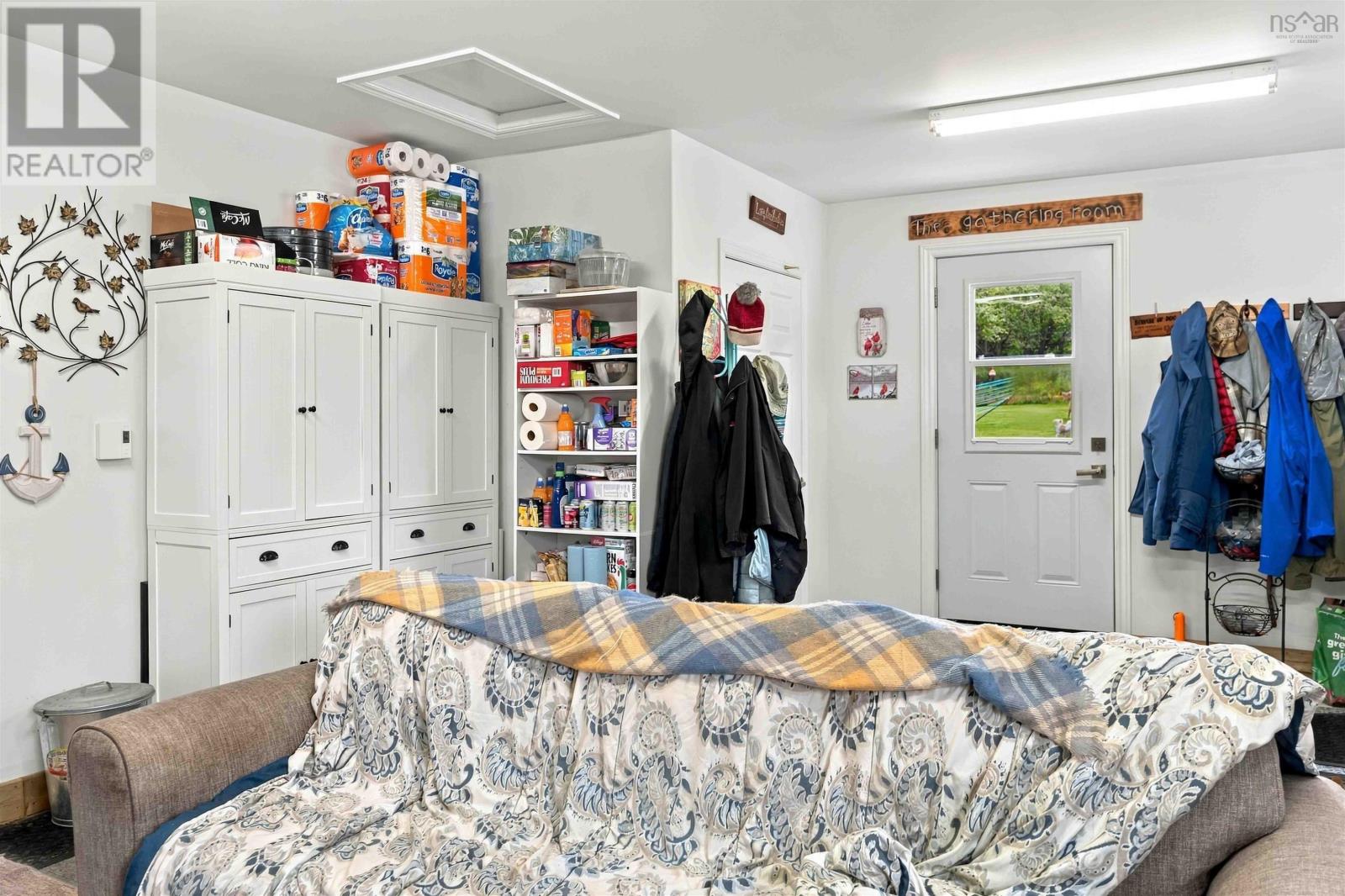 12044 Shore Road E Property Photo 37