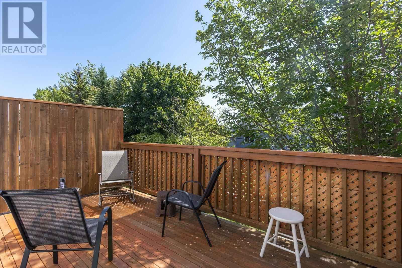 76 Outrigger Crescent Property Photo 10