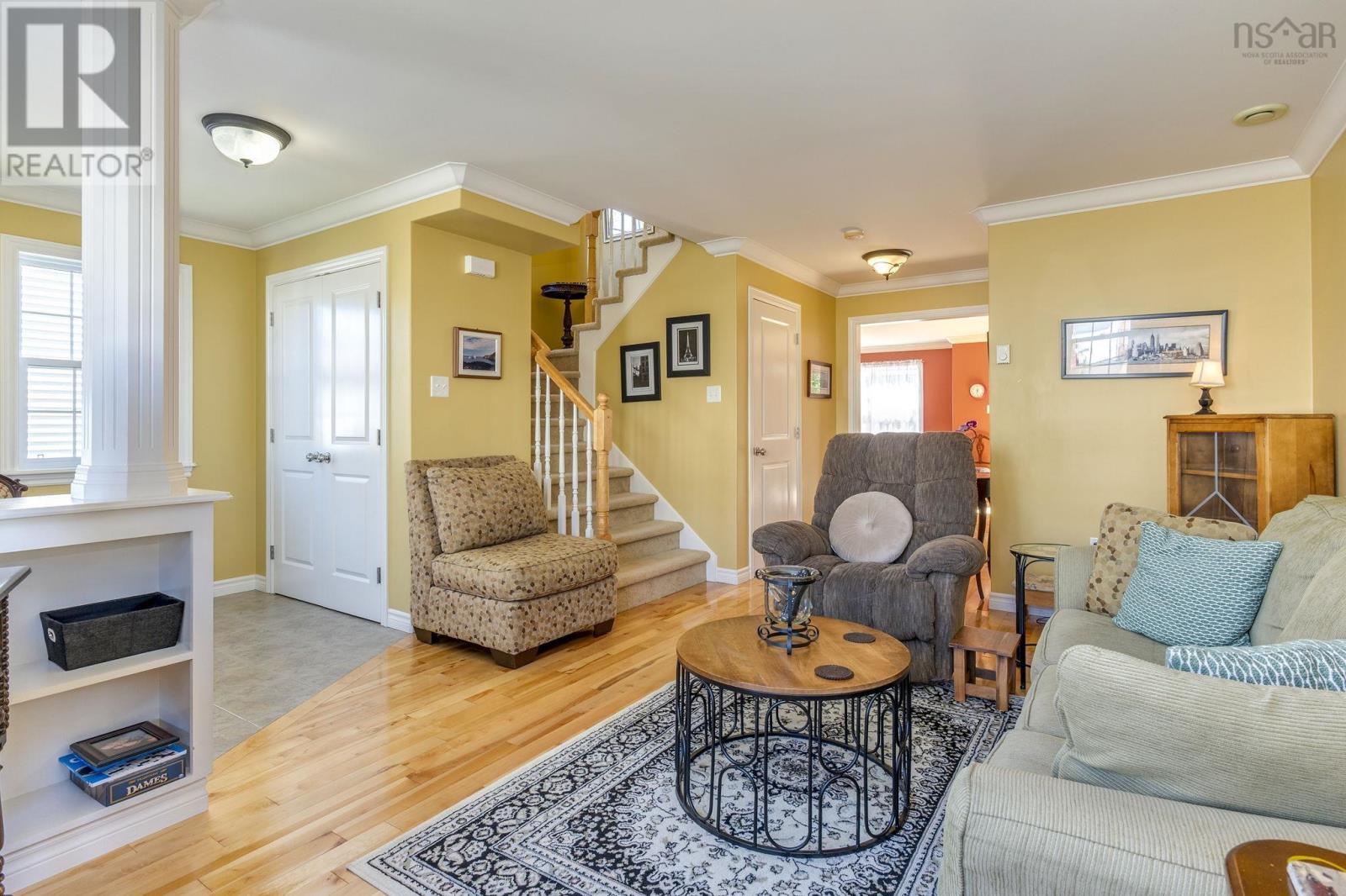 76 Outrigger Crescent Property Photo 15
