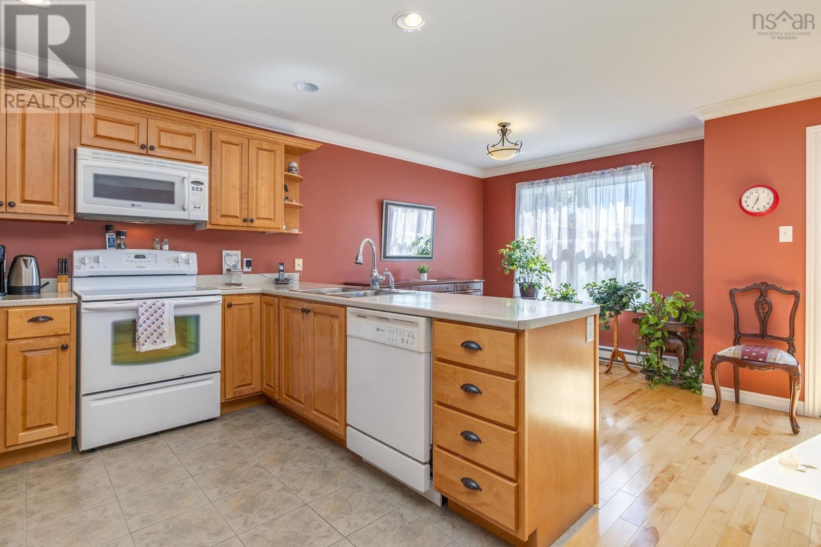 76 Outrigger Crescent Property Photo 22