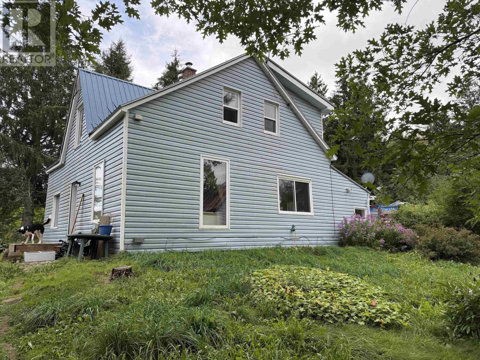 3735 East River West Side Road Property Photo 1