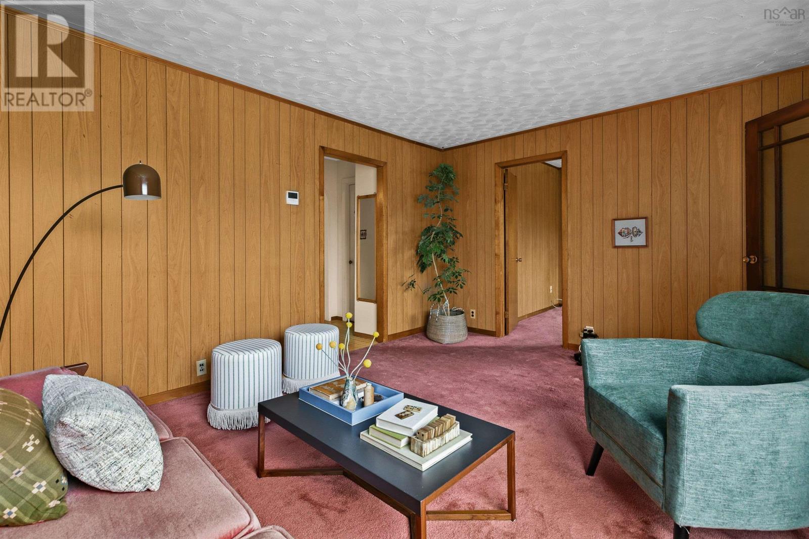 2875 Connaught Avenue Property Photo 6