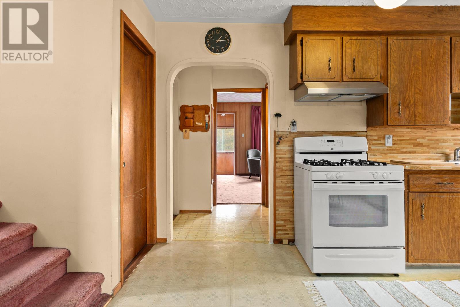 2875 Connaught Avenue Property Photo 9