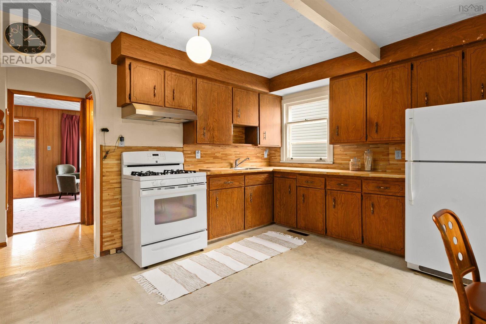 2875 Connaught Avenue Property Photo 13