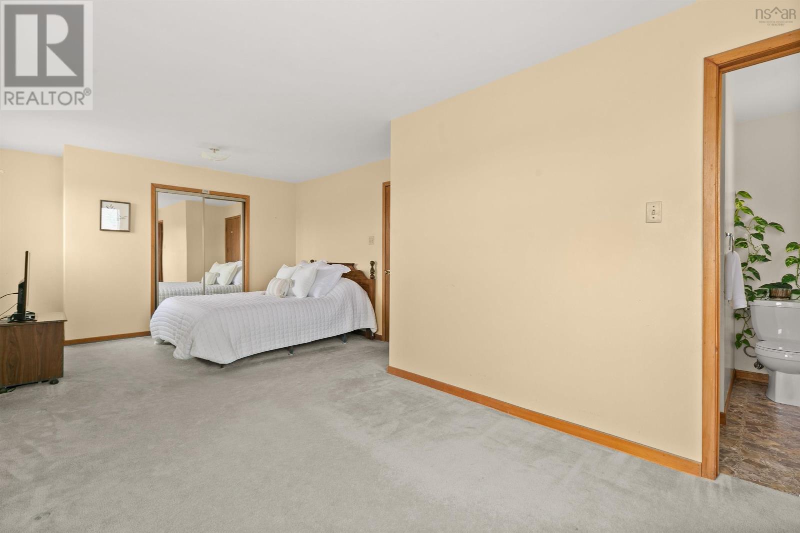 2875 Connaught Avenue Property Photo 22