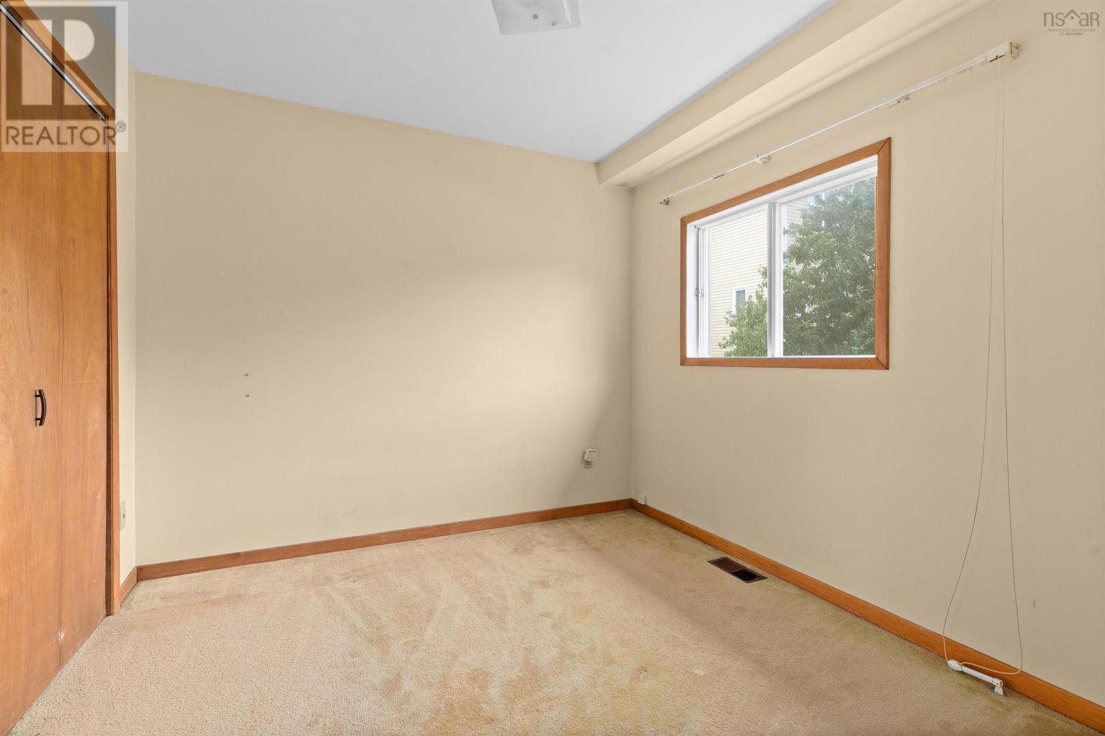 2875 Connaught Avenue Property Photo 24