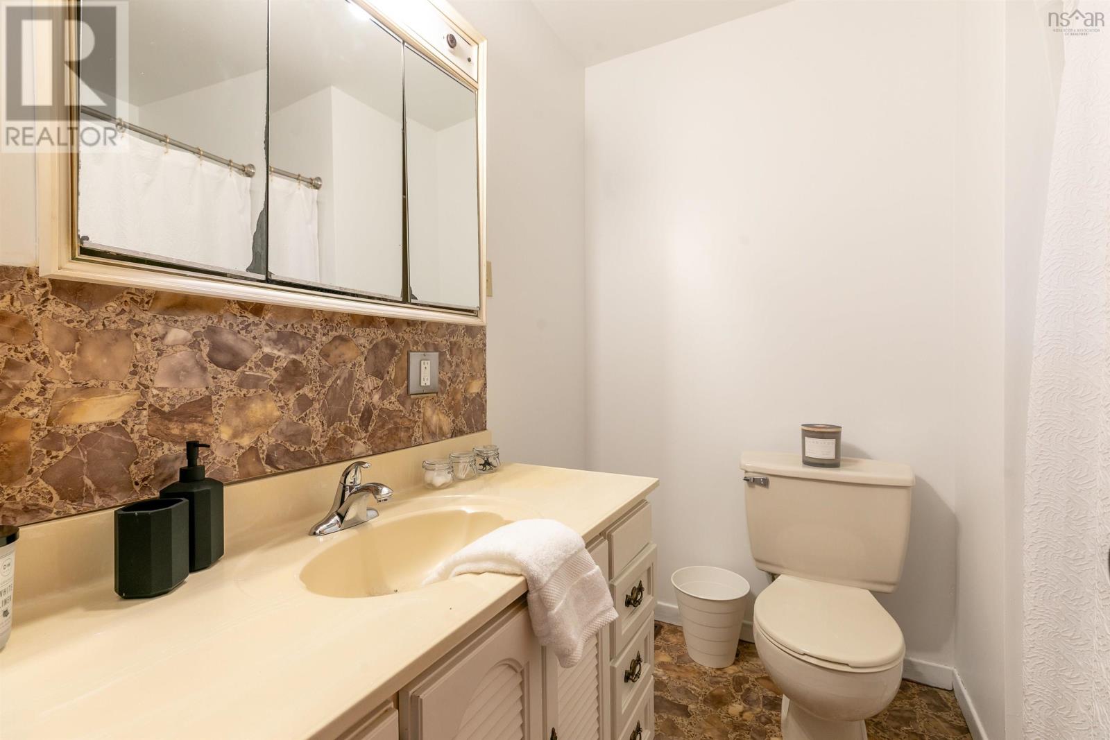 2875 Connaught Avenue Property Photo 26