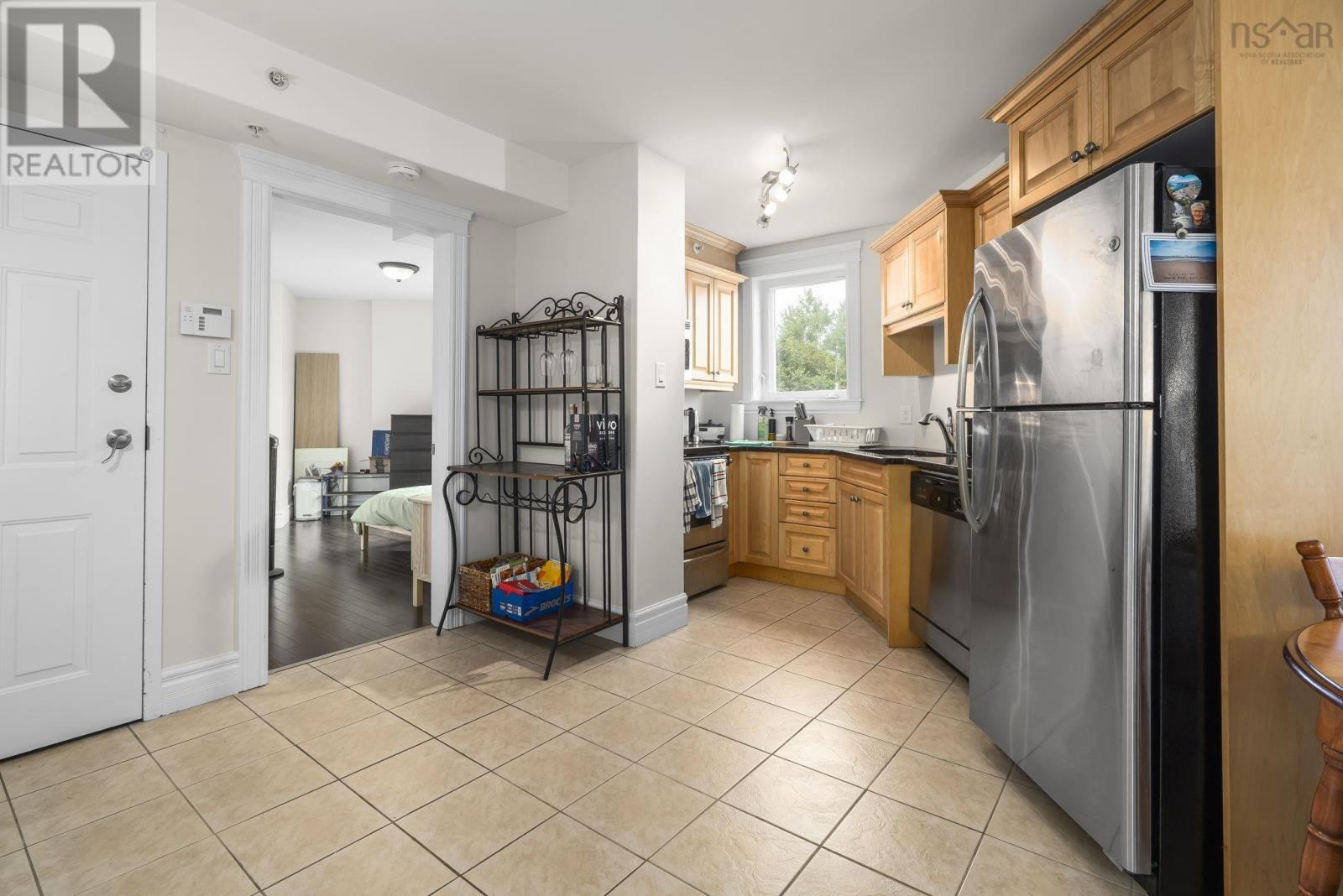 301 5689 Cunard Street Property Photo 5
