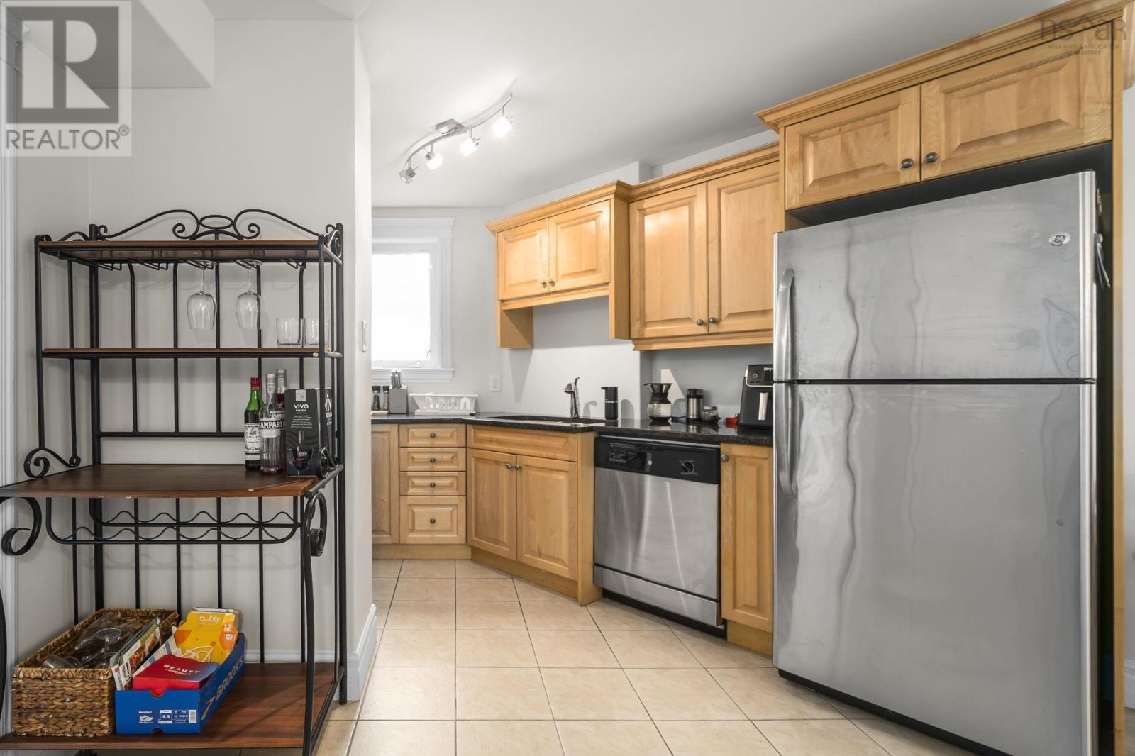 301 5689 Cunard Street Property Photo 6