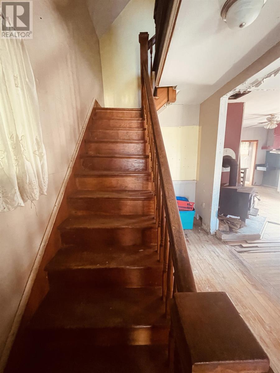 174 Borden Avenue Property Photo 16