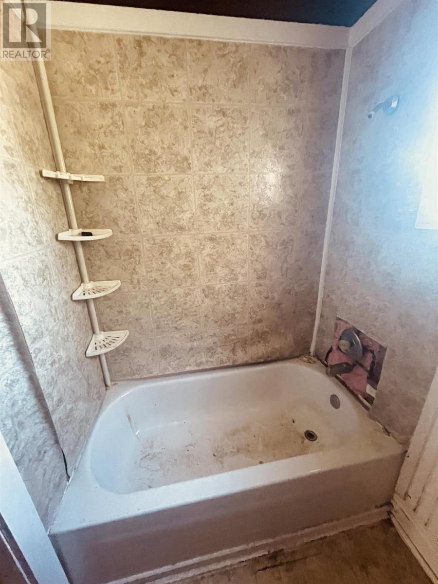 174 Borden Avenue Property Photo 17