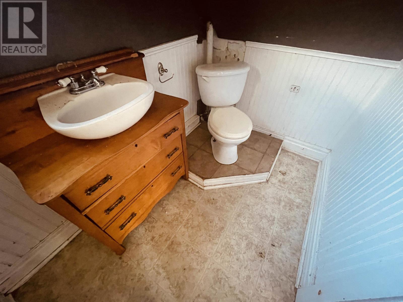 174 Borden Avenue Property Photo 18