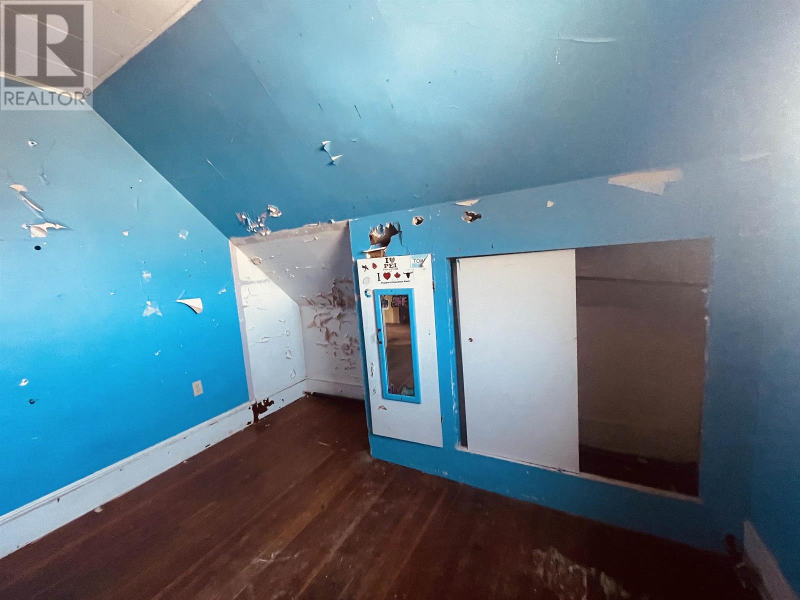 174 Borden Avenue Property Photo 20