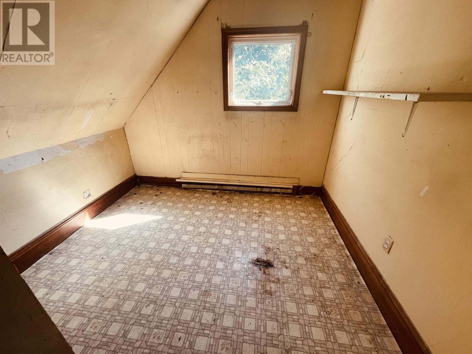 174 Borden Avenue Property Photo 31