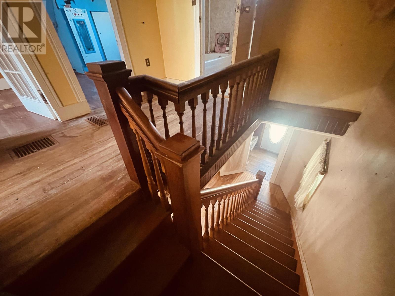 174 Borden Avenue Property Photo 33