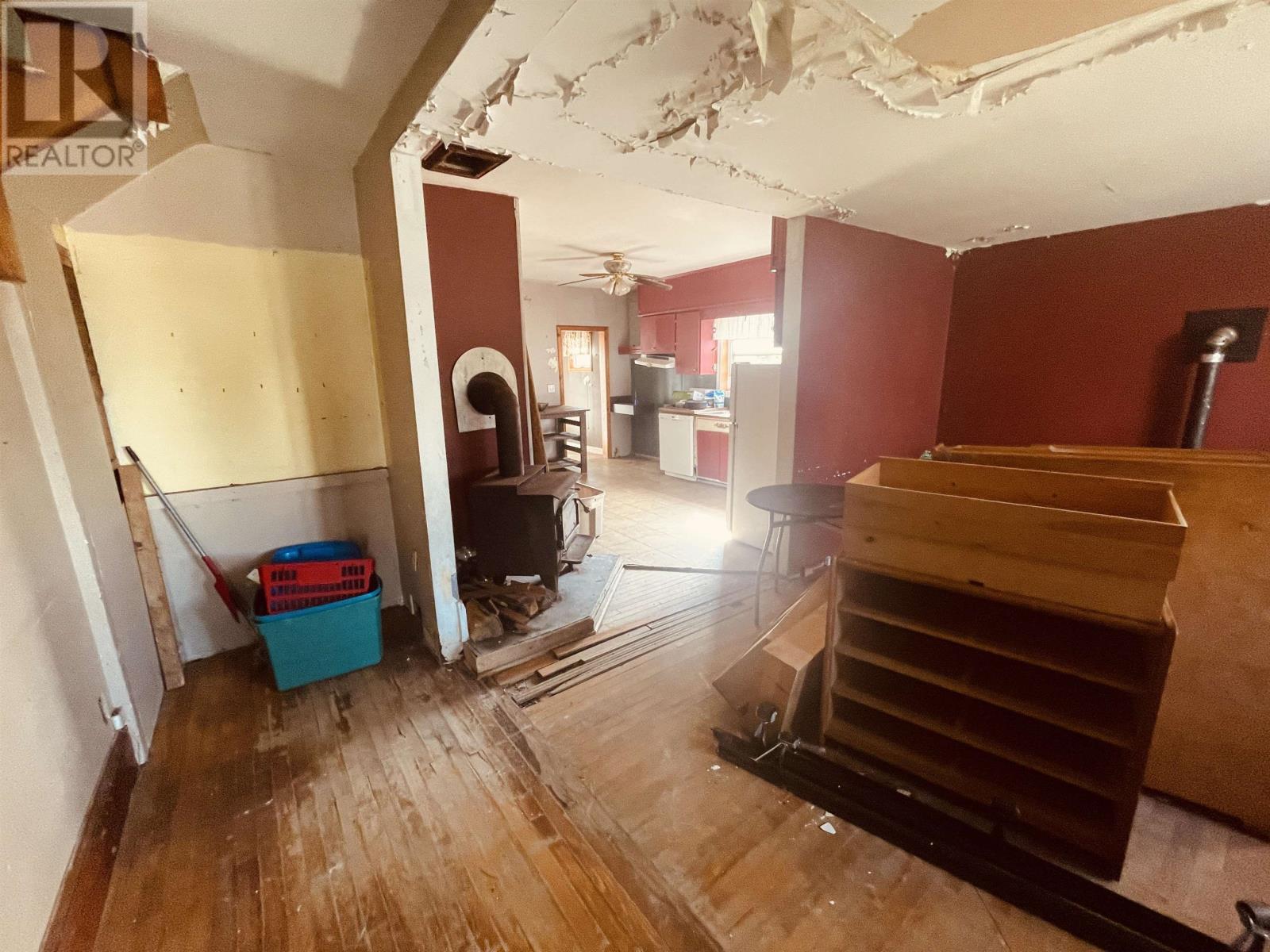 174 Borden Avenue Property Photo 35