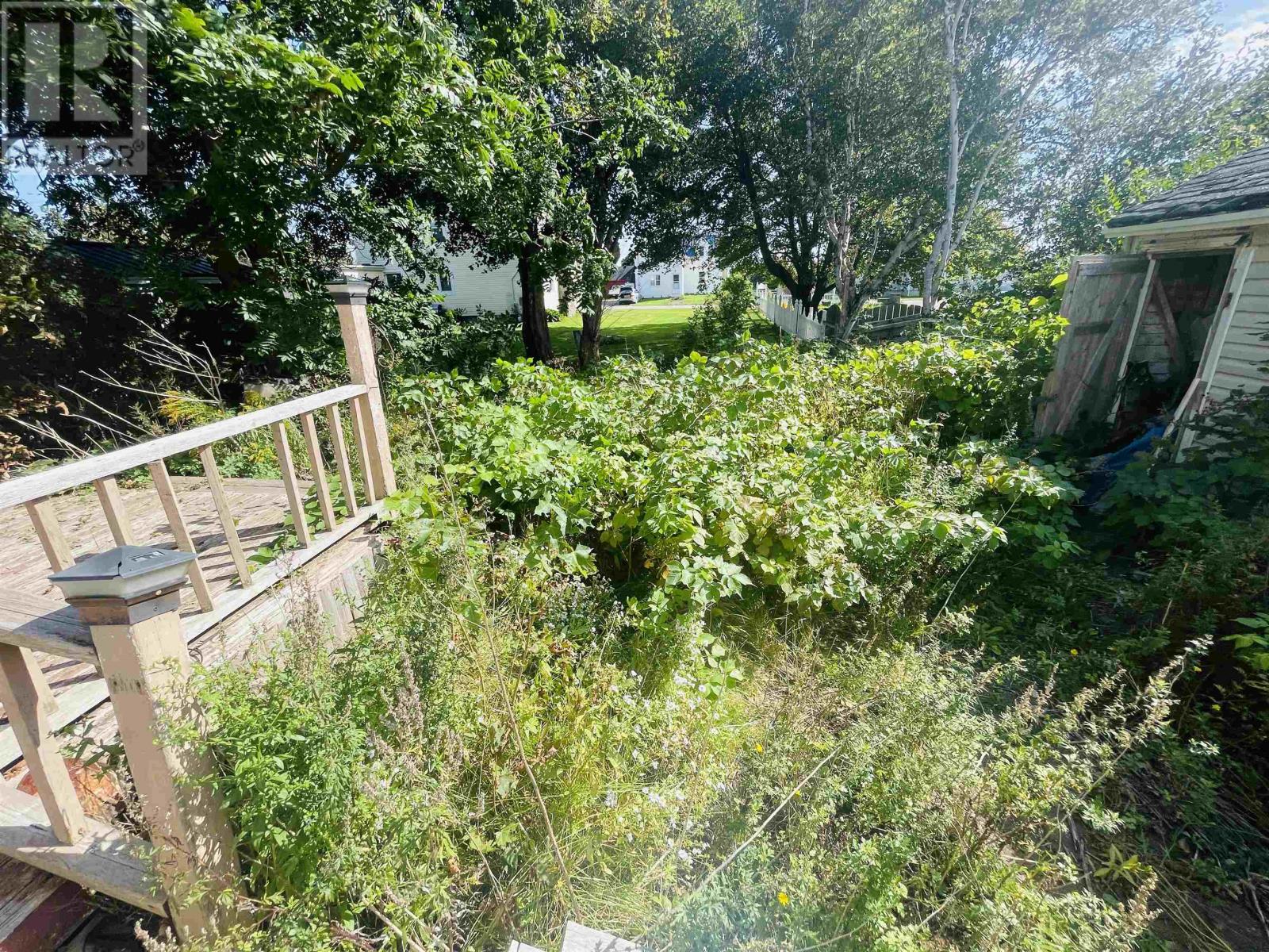 174 Borden Avenue Property Photo 37