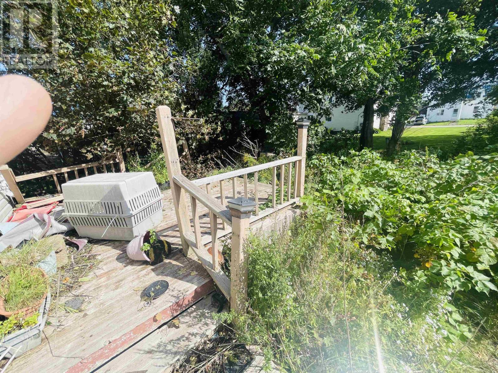 174 Borden Avenue Property Photo 38