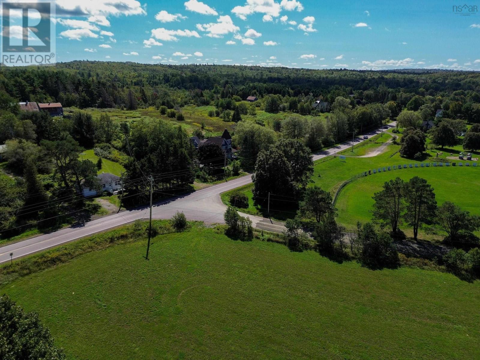 1372 Highway 201 Property Photo 3