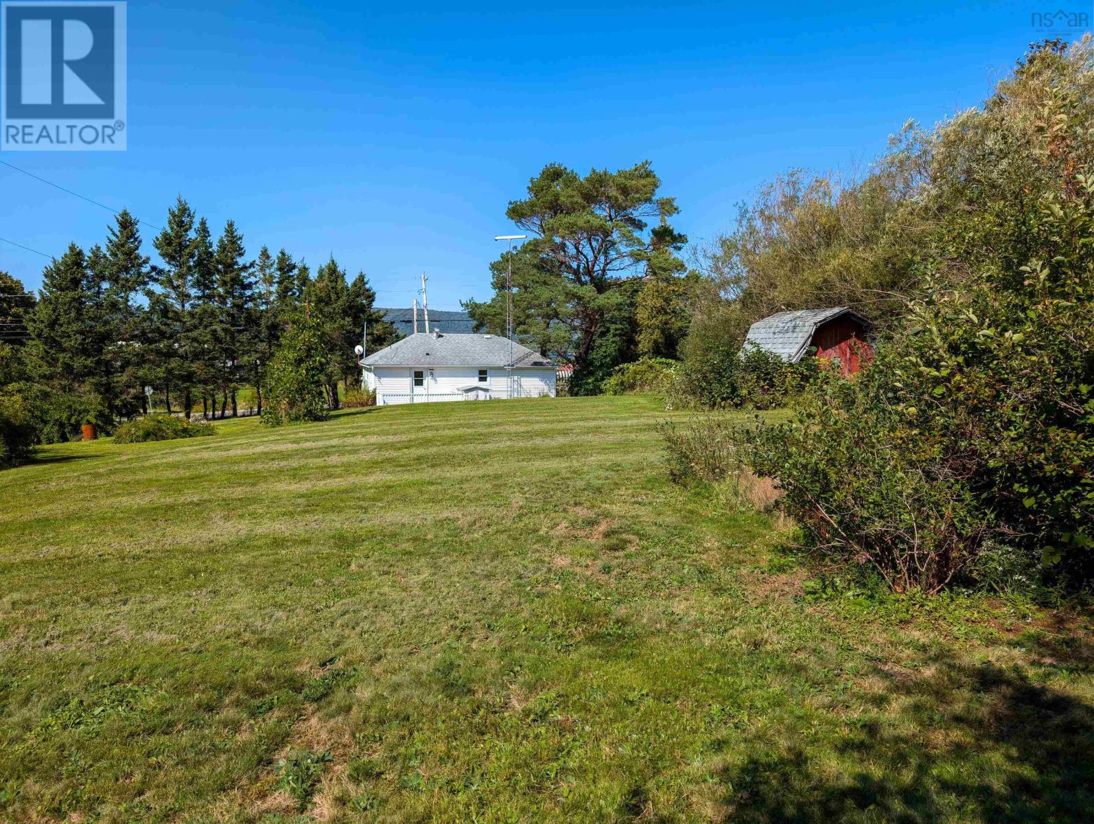 1372 Highway 201 Property Photo 7