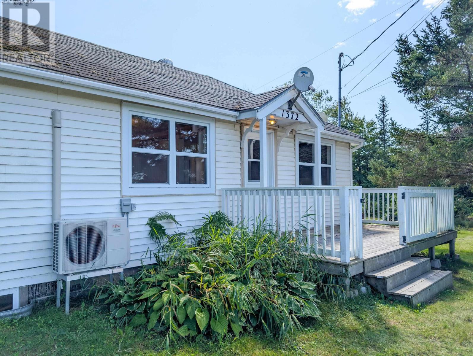 1372 Highway 201 Property Photo 12