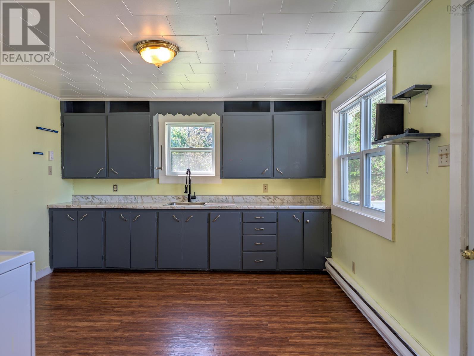 1372 Highway 201 Property Photo 15
