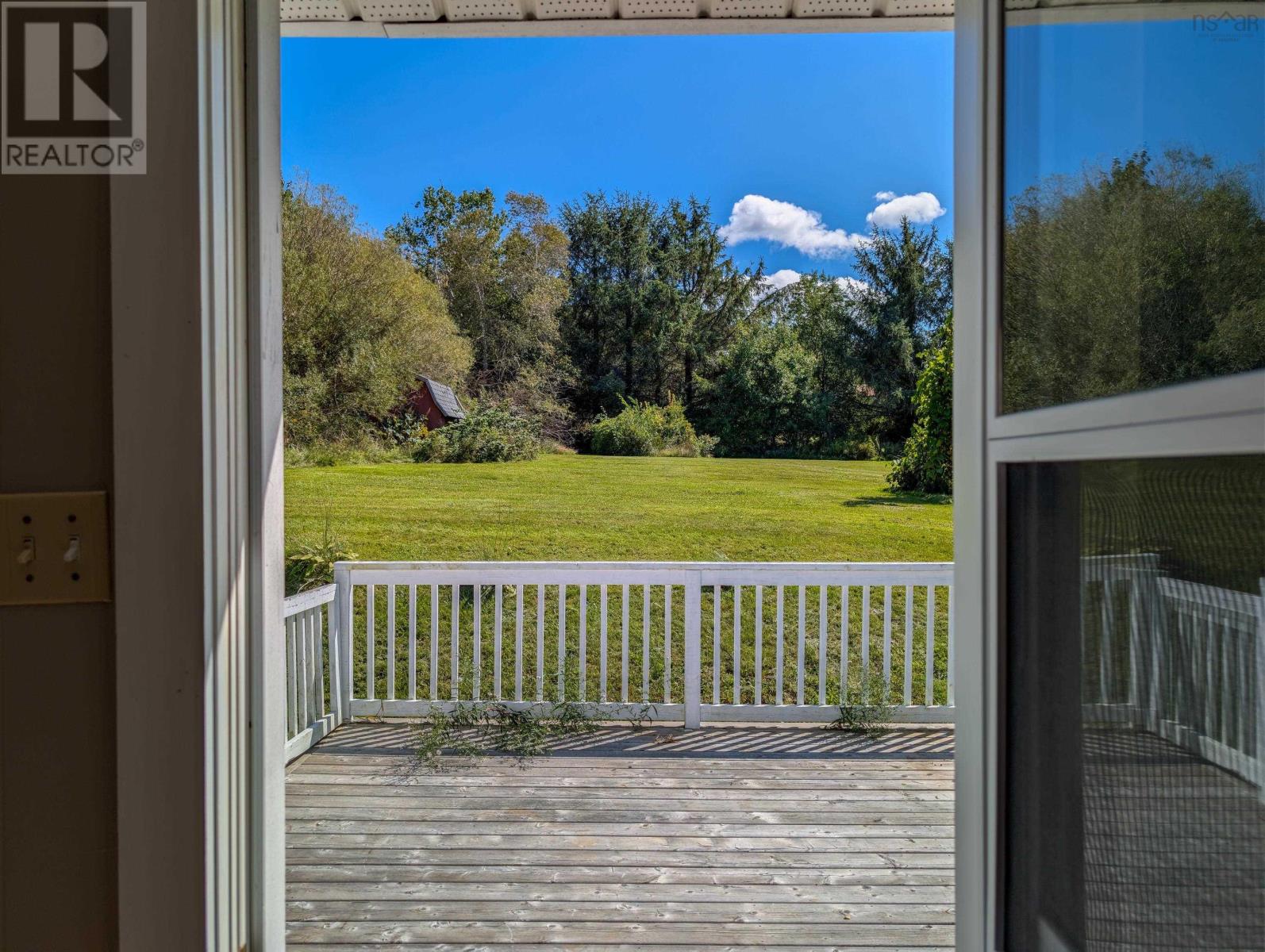 1372 Highway 201 Property Photo 18