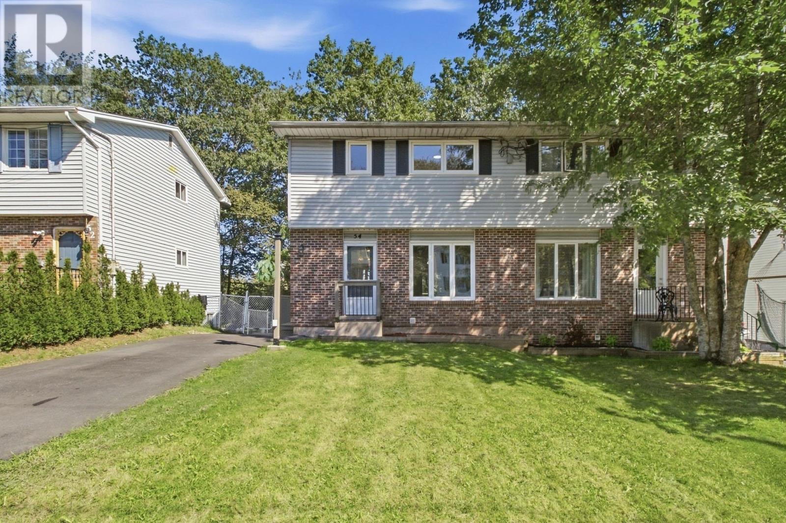 54 Wynn Castle Drive Property Photo 2