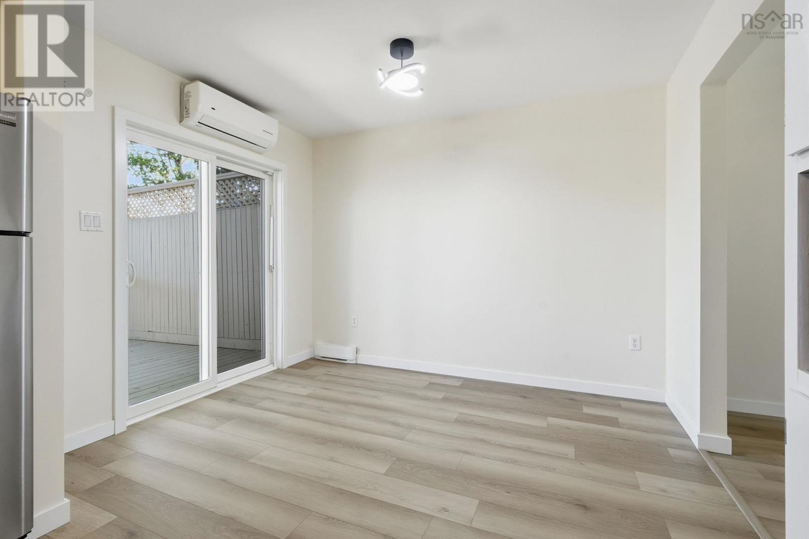 54 Wynn Castle Drive Property Photo 11