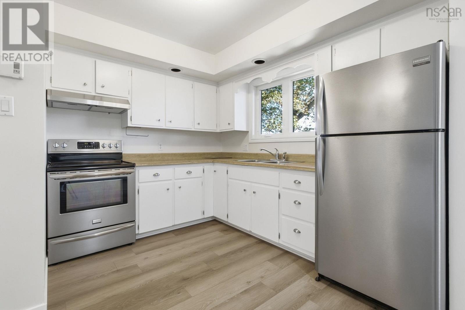 54 Wynn Castle Drive Property Photo 14