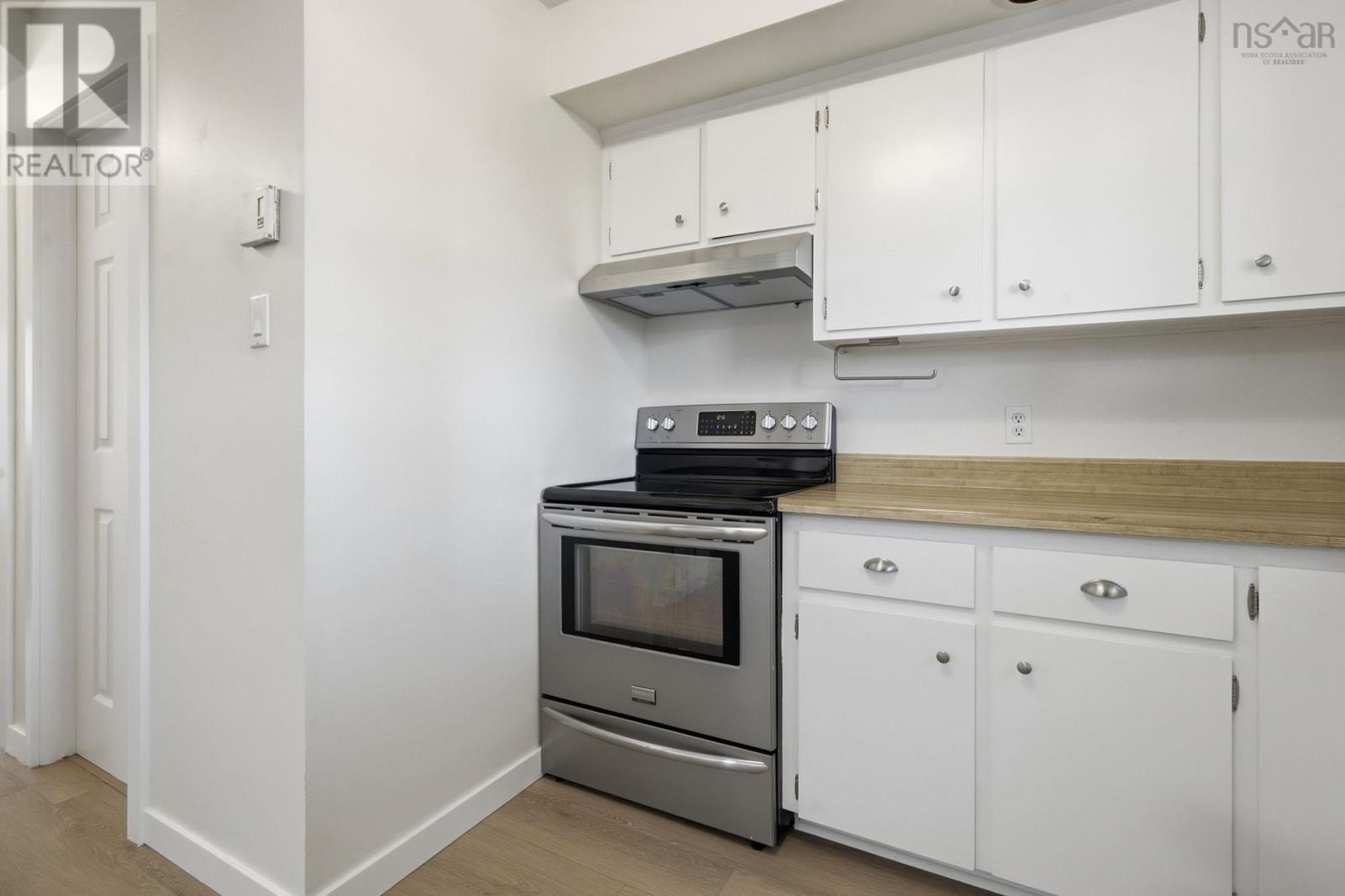 54 Wynn Castle Drive Property Photo 15