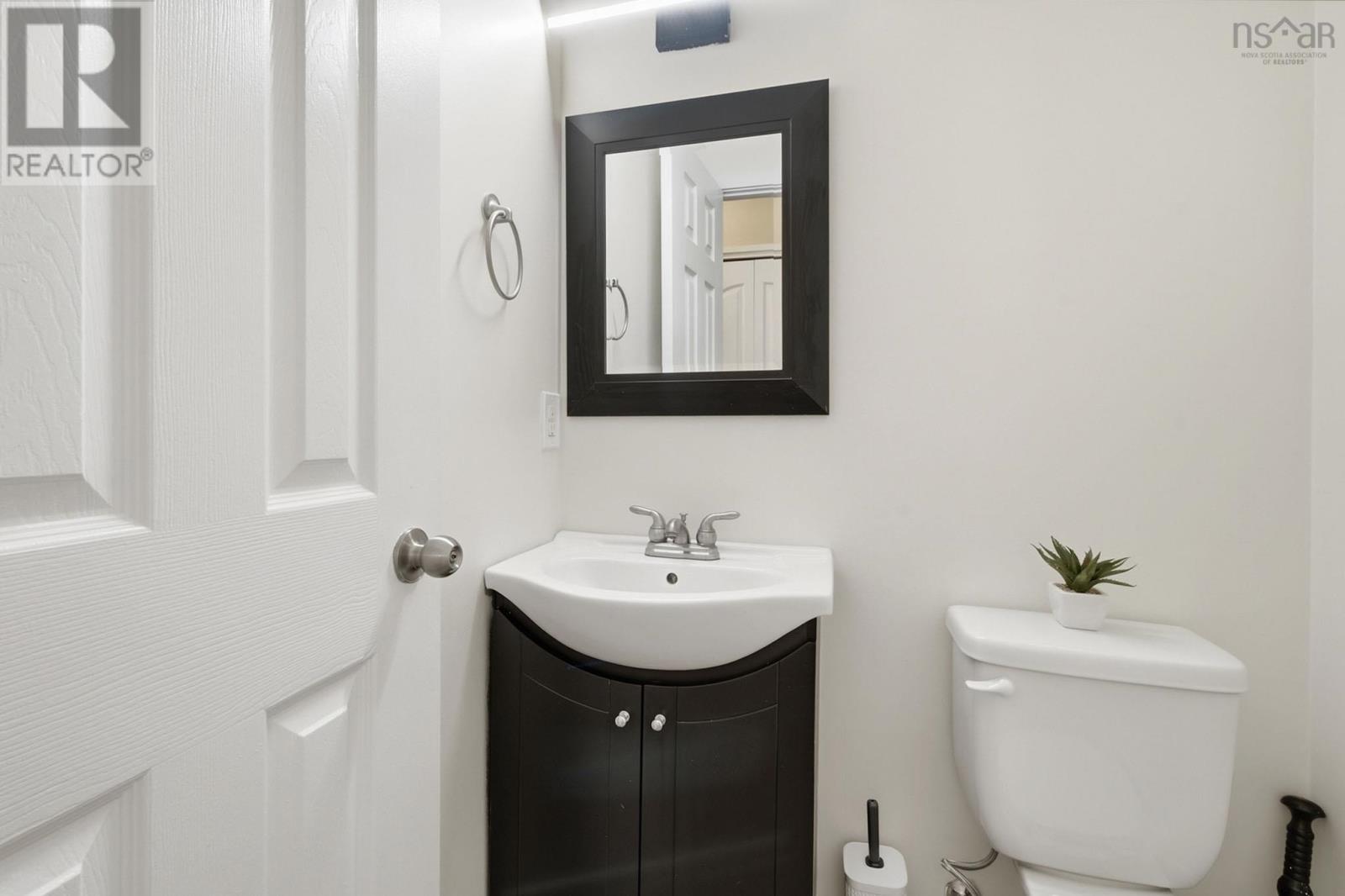 54 Wynn Castle Drive Property Photo 18
