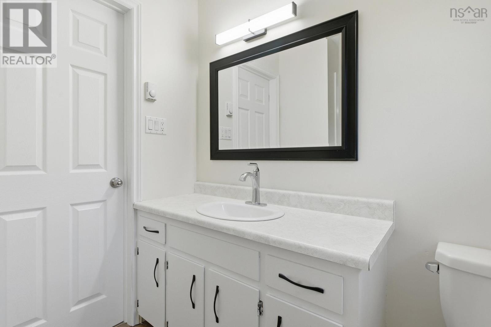 54 Wynn Castle Drive Property Photo 27