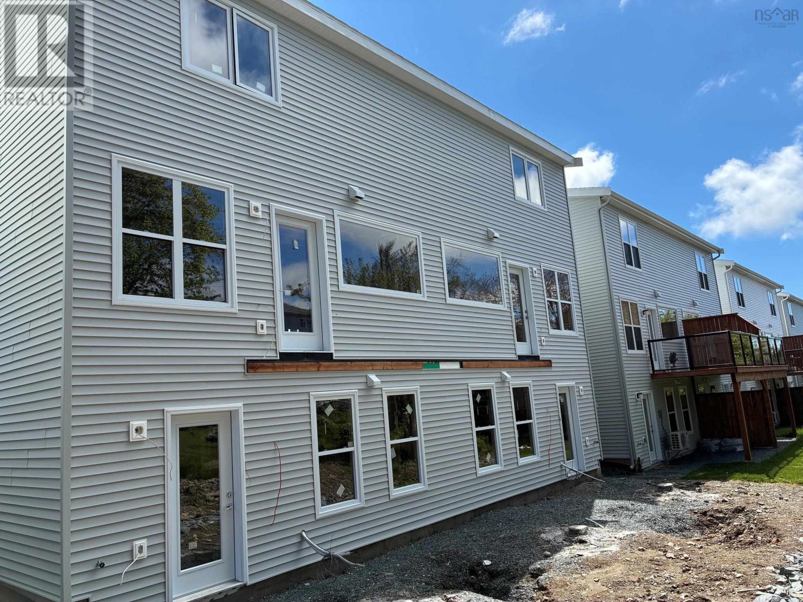 17 Berm Street Property Photo 2