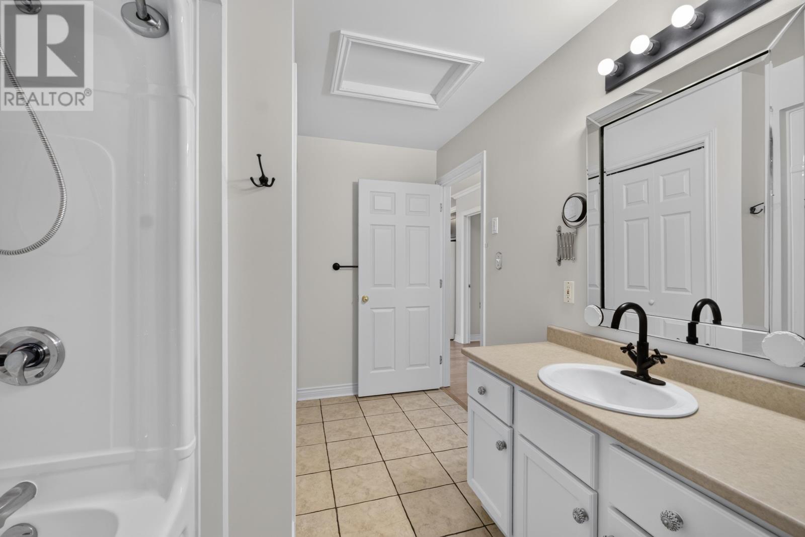 28 Heatherway Drive Property Photo 48