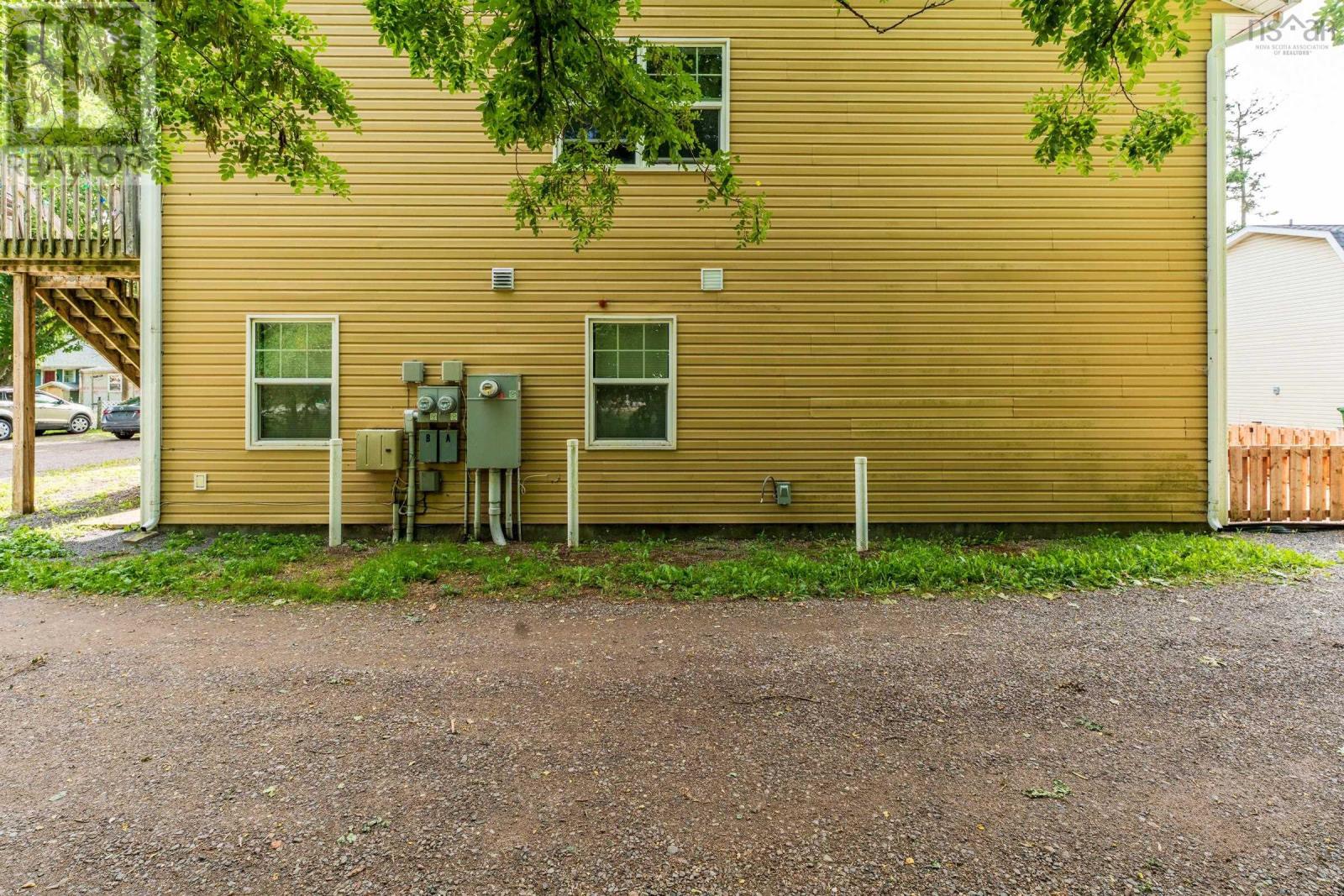 1518/1520 Bridge Street Street Property Photo 5