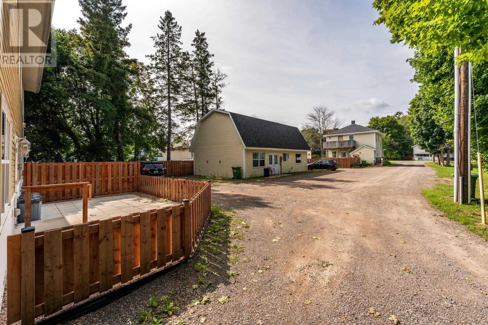 1518/1520 Bridge Street Street Property Photo 10