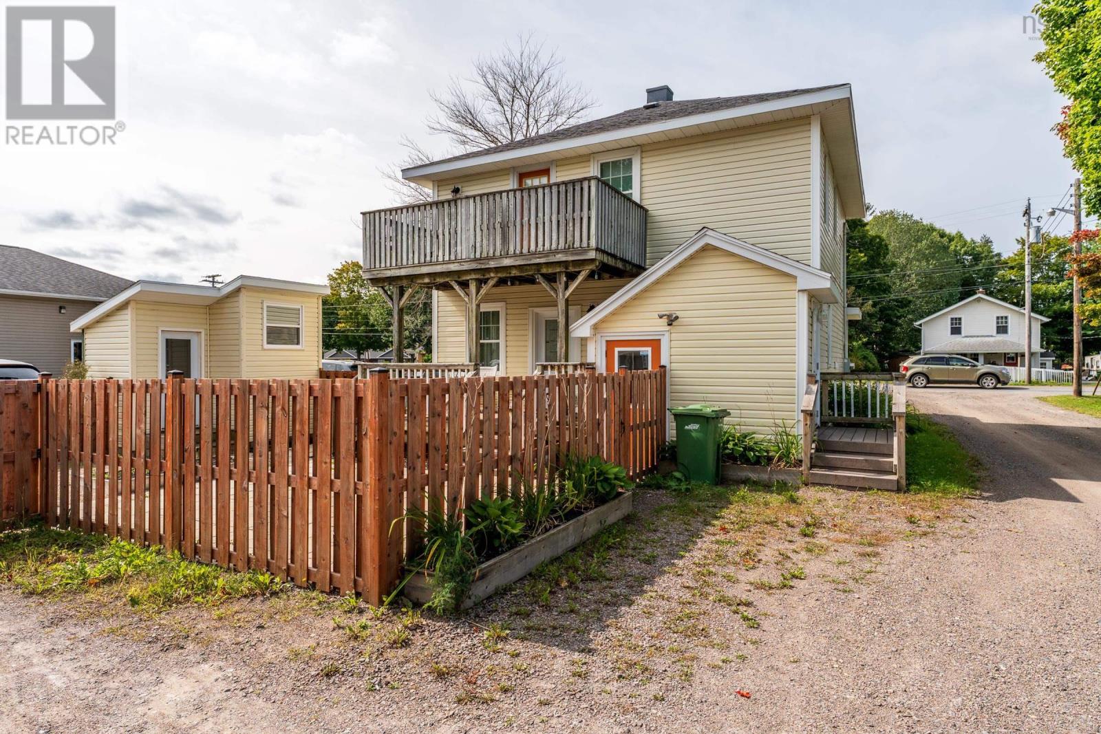 1518/1520 Bridge Street Street Property Photo 17