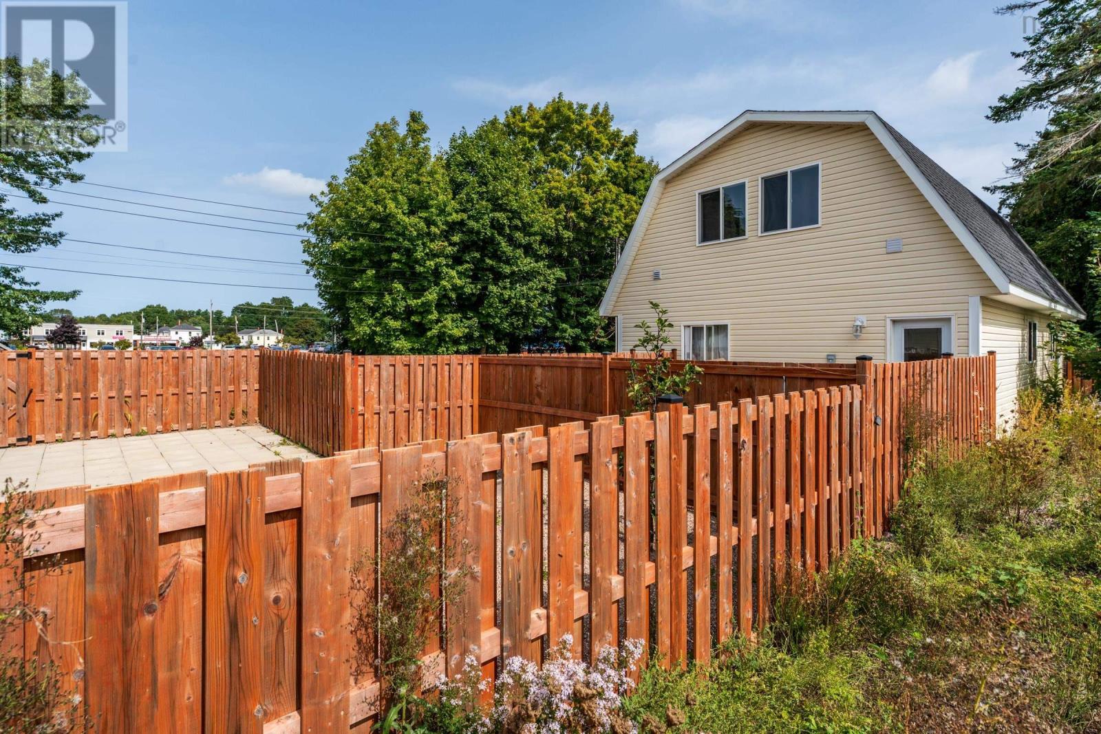 1518/1520 Bridge Street Street Property Photo 25