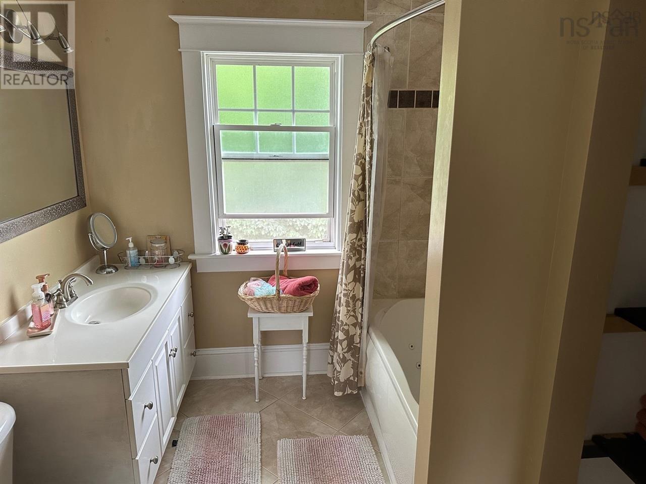 1518/1520 Bridge Street Street Property Photo 30